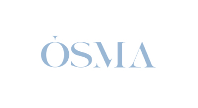 الصورة عبارة عن شعار "Osma Perfumes " مكتوبة باللون الازرق مع خلفيه الابيض
